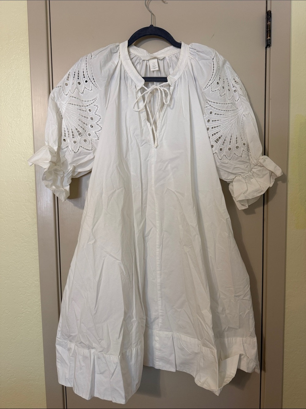 H&M White Eyelet Puff-Sleeve Mini Dress